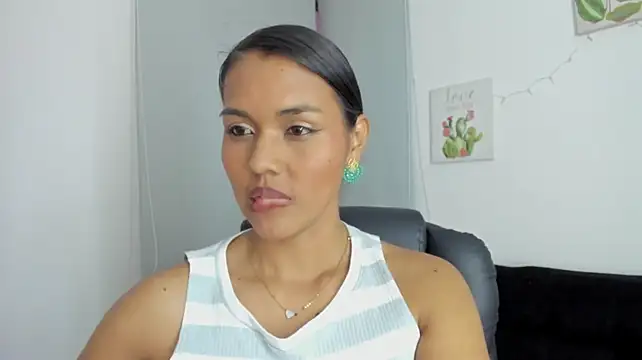 Naomy_foxx1