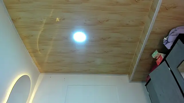 BustyGlow live cam on StripChat