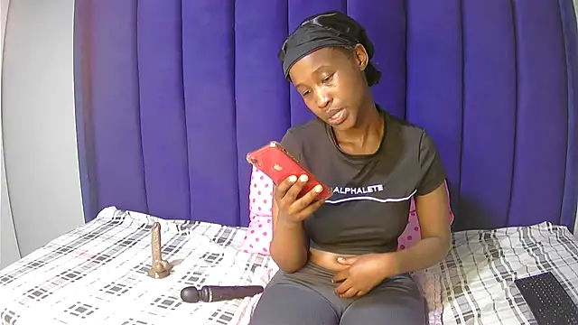 Pretty-C live cam on StripChat
