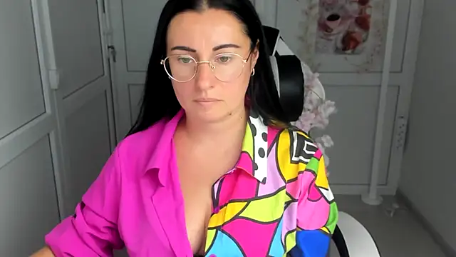 ChloeVibee live cam on StripChat