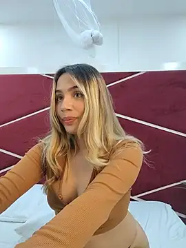 bebita_fiu live cam on StripChat