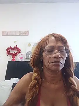 BustyMilf_