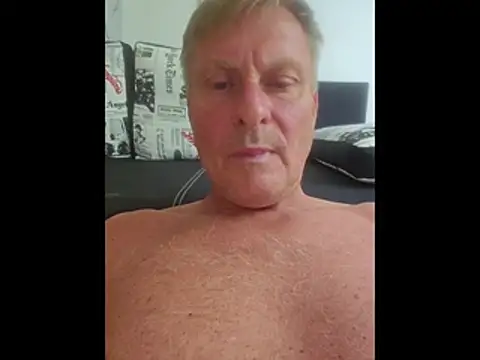 johnnym1 webcam
