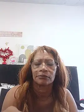 BustyMilf_ webcam