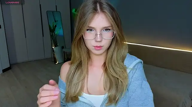 linakorvin live cam on StripChat