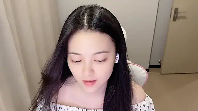 max688 live cam on StripChat