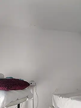 elizawiliamst live cam on StripChat