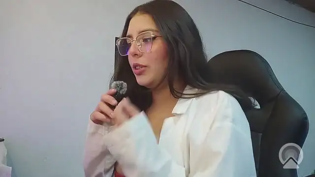Pao_Ly live cam on StripChat