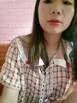 AmyLinee01 live cam on StripChat