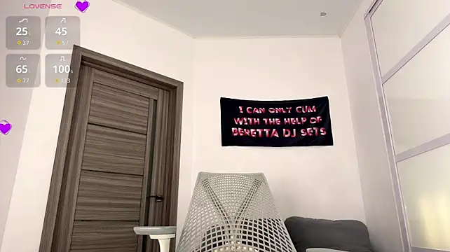 MonaBurn live cam on StripChat