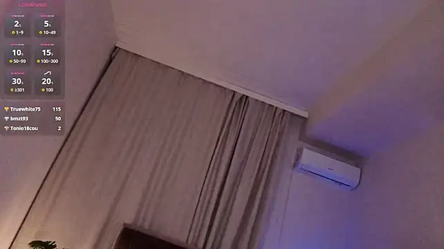 Mollybae4 live cam on StripChat
