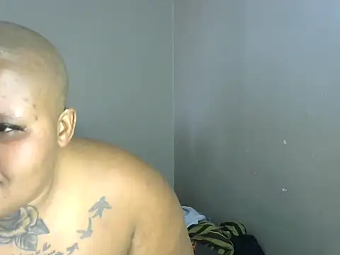 Taraj_thee_thick live cam on StripChat