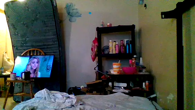 Juicyapplecandy live cam on StripChat