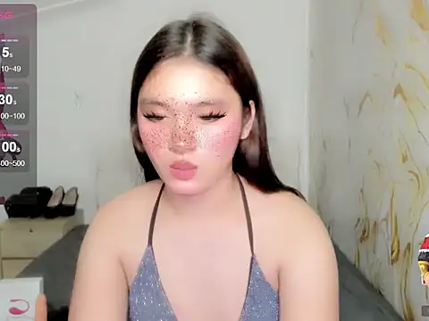 Dolly_Fy live cam on StripChat