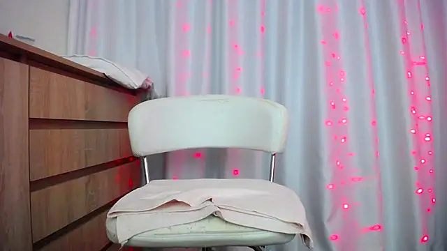 faceless_ live cam on StripChat