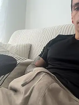 skrill15 live cam on StripChat