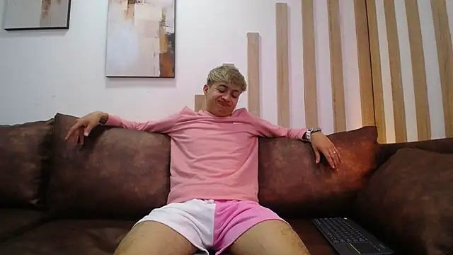 Ari_Stonne live cam on StripChat