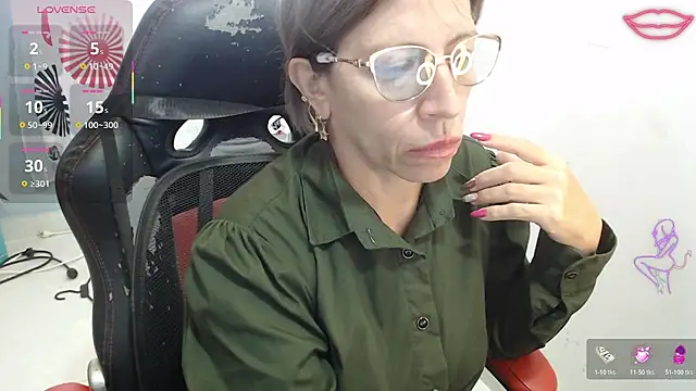 Chayla_Ruiz live cam on StripChat