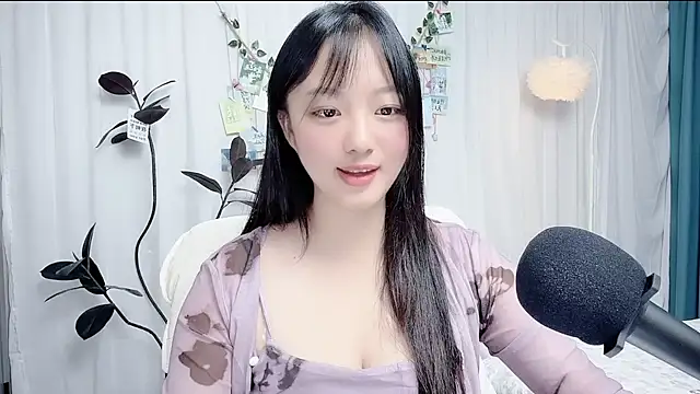 Winnie666999 live cam on StripChat