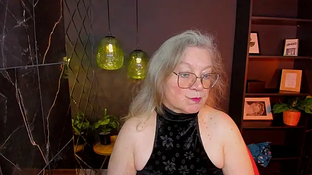 NataliMellow live cam on StripChat