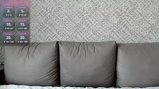 XValkyrieX live cam on StripChat