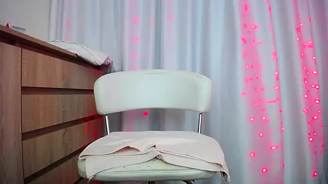 faceless_ live cam on StripChat