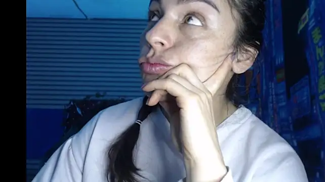 rosse_2504 live cam on StripChat