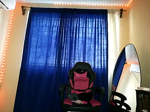 gnesis69 live cam on StripChat