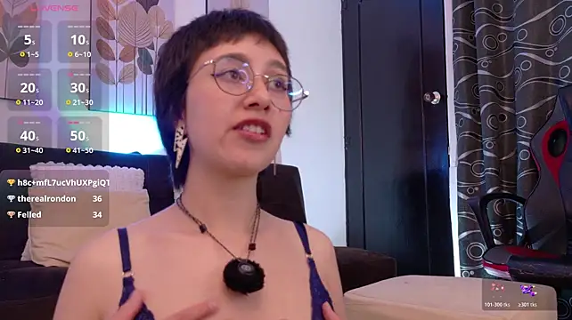 milu_razzo live cam on StripChat