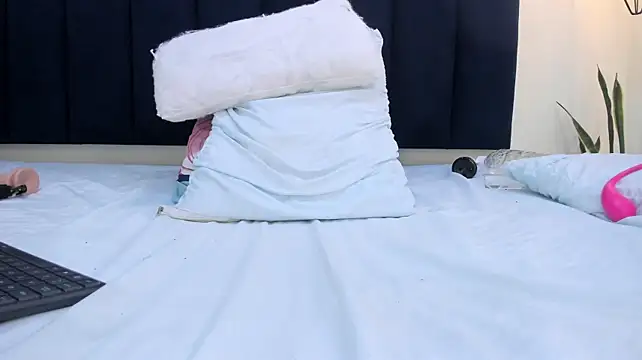 mayaevansmg webcam