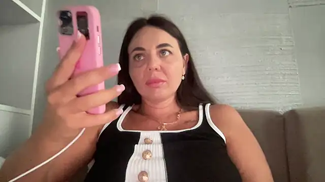 Darsy_Rox live cam on StripChat