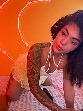 Morenayaa live cam on StripChat