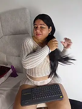 elizawiliamst live cam on StripChat