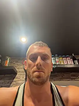 Johnytrain's live cam