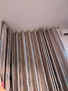 Webcam Model(xiaoyizi20261) is live