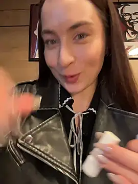 Holly_Play