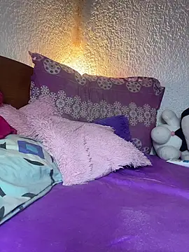 ChloeCollins__ live cam on StripChat