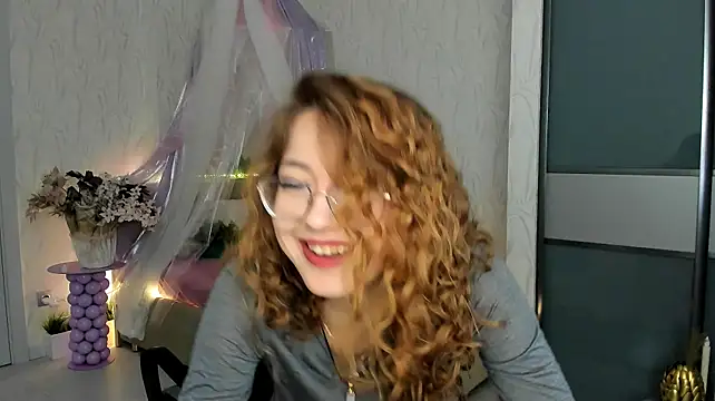 SereneFlame live cam on StripChat
