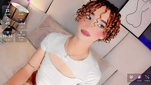Nauthy_girl live cam on StripChat