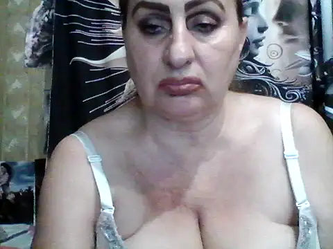 LoaqLovew live cam on StripChat