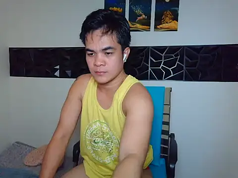 yourmikexxx live cam on StripChat