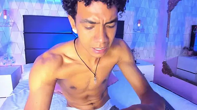 MarckThompsonn live cam on StripChat