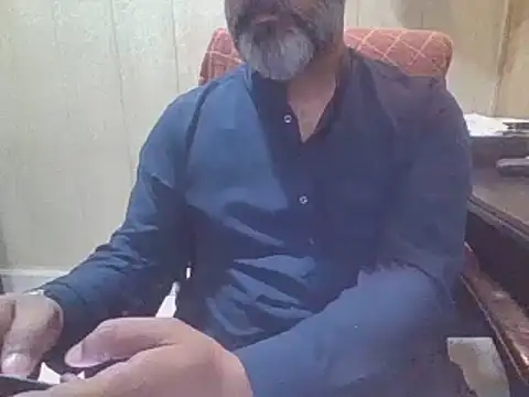 hairymaster95 live cam on StripChat