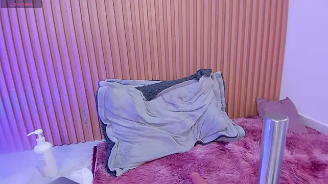 rouse_lili live cam on StripChat