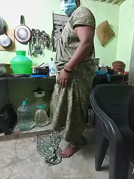 Tamilselviroja- live cam on StripChat