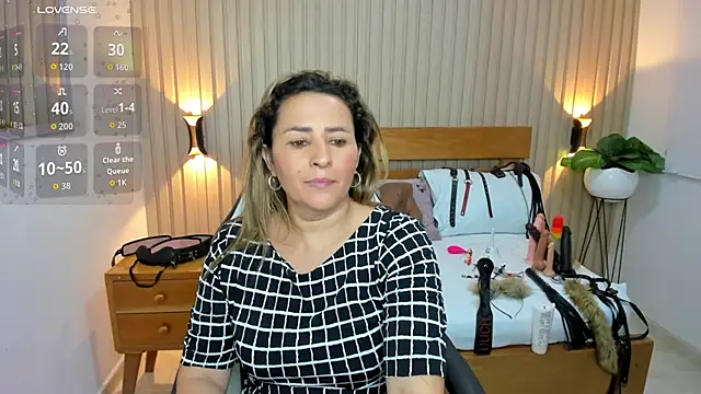 luciana_ballesteros_ live cam on StripChat
