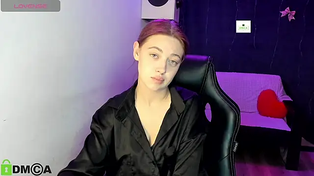 AmourLily live cam on StripChat