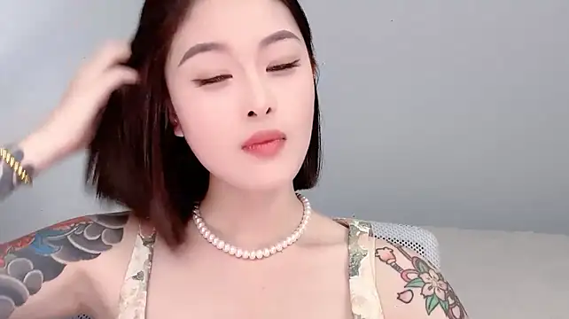 Ivy_360 live cam on StripChat