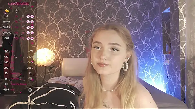 MiaMiaMeow live cam on StripChat