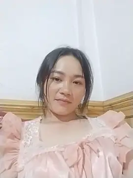 Silver-moon01 live cam on StripChat